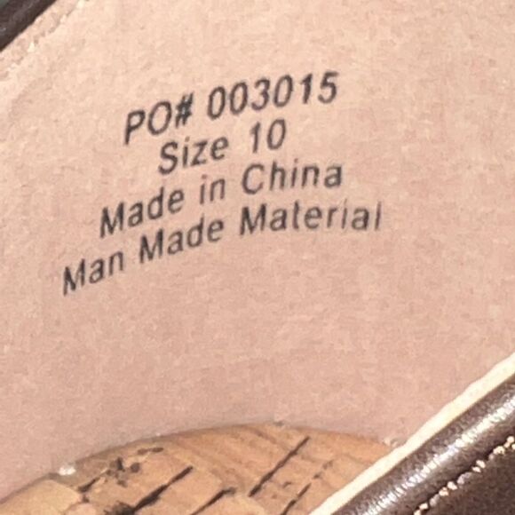 Journee Collection Womens Lyddia Brown Faux Leather Flat Sandals 10M New - Picture 8 of 8